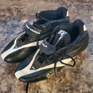 Mens size 9 Under Armor cleats